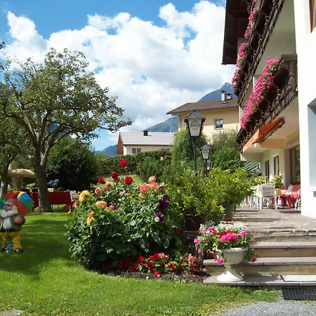Guest house Grein 3*